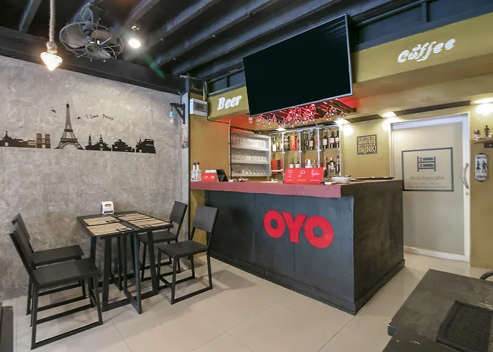 Oyo 1158 Thestaycafe Hotel Bangkok