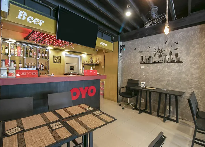 Hotel Oyo 1158 Thestaycafe 2*