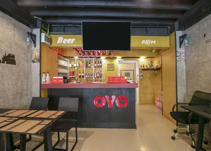 Oyo 1158 Thestaycafe Bangkok