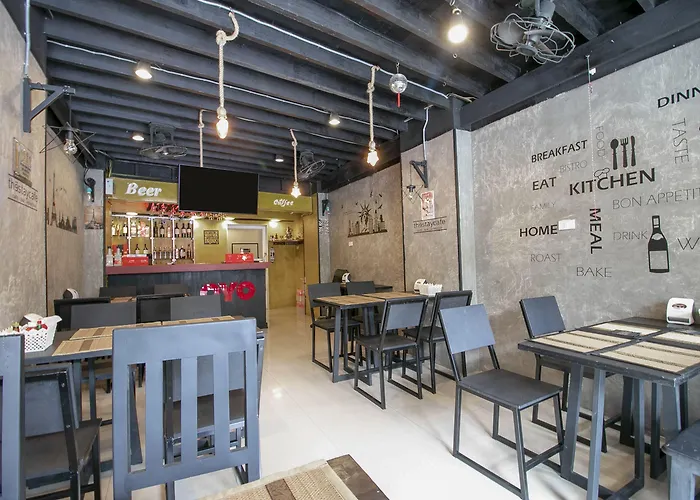 Oyo 1158 Thestaycafe 2*