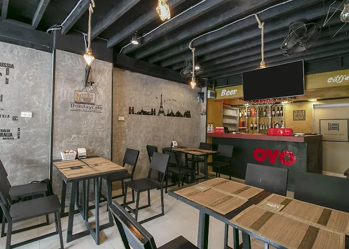 Oyo 1158 Thestaycafe 2*