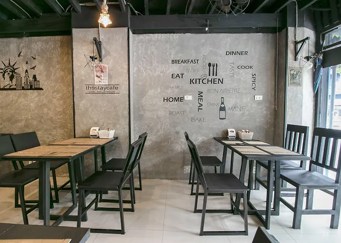 Oyo 1158 Thestaycafe Hotel 2*