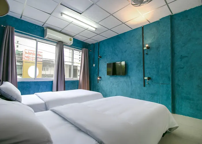 Oyo 1158 Thestaycafe Hotel 2*